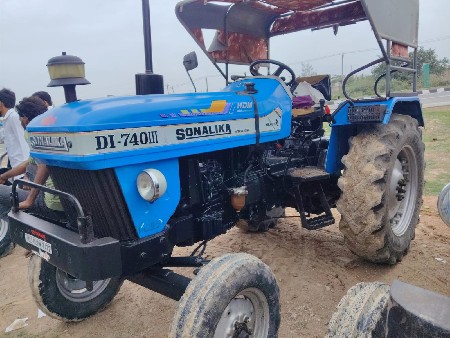 sonalika Di 740