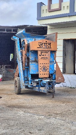 જયંત થેસર ગીતા થેસર વેચવાના છે
