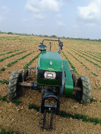 શિગડવાલું ટ્રેક્ટર વેચવાનું છે