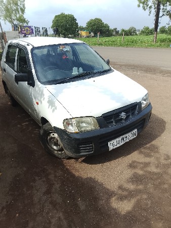 ફોર વ્હીલ-કાર વેચવાની છે