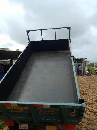 જય સીતારામ નું ફોરવીલ ટેલર વેચવાનુ