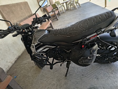 વેચવાની છે