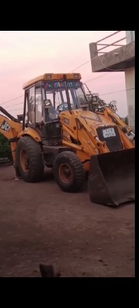 આ JCB વેચવાનું છે
