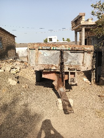 ટૉલી વેચવાની છે