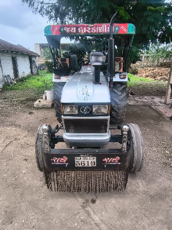 ટ્રેક્ટર વેચવાનું છે