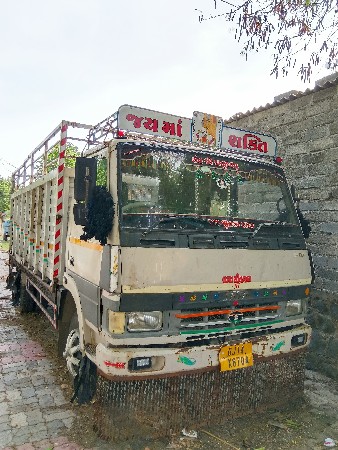 tata 709 17 ફૂટ
