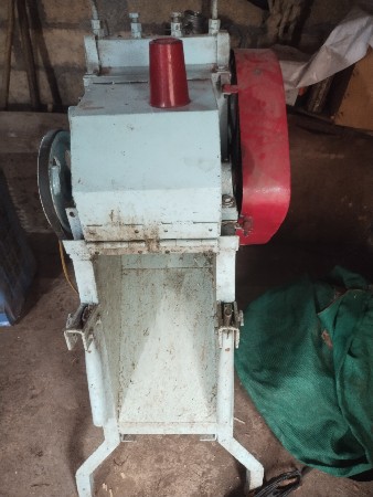 સાત કટર વેચવાનું છે