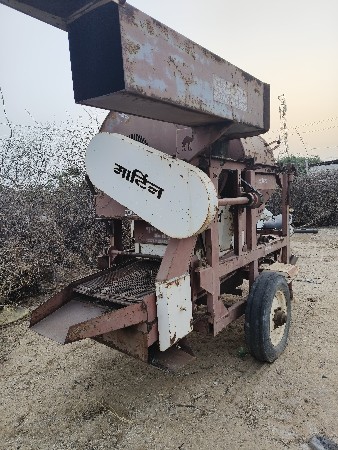 થેશર વેચવાનો છે