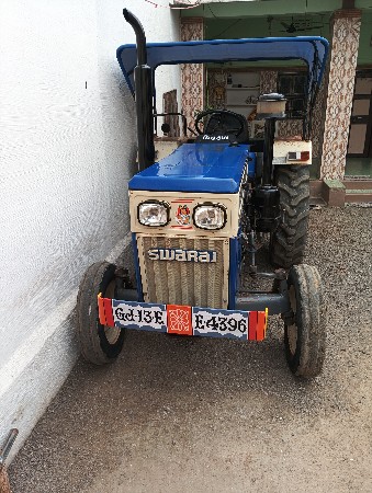 🚜 Swaraj  735