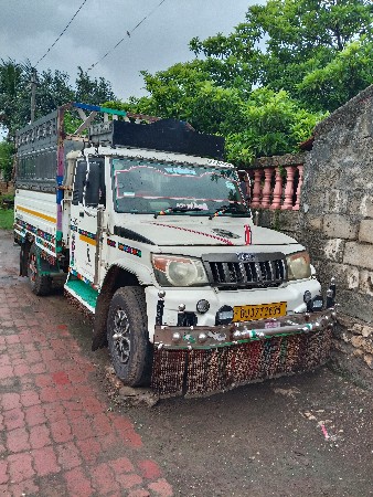 બોલેરો 9 ફૂટ  વેચવાની છે