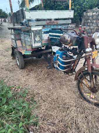 રીક્ષા વેચવાની છે