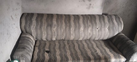 બેડ સોફા હાગનો છે