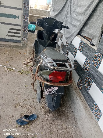 સ્કૂટર વેચવાનું છે ઇલેક્ટ્રોનિક