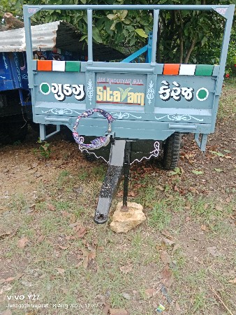 મહેન્દ્રા યુવરાજ 215 વેચવાનું છે