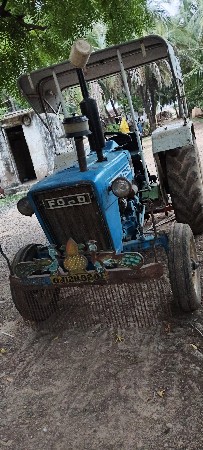 ટ્રેક્ટર વેચવાનું છે