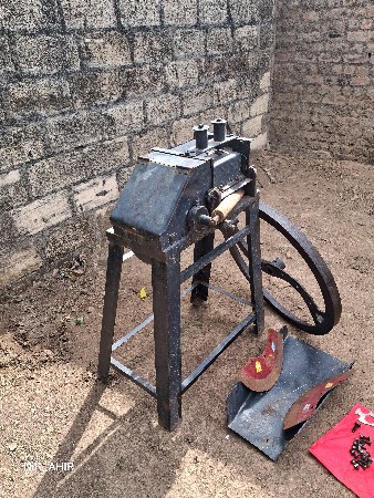 ચાફ કટર મશીન વેચવાનું છે..