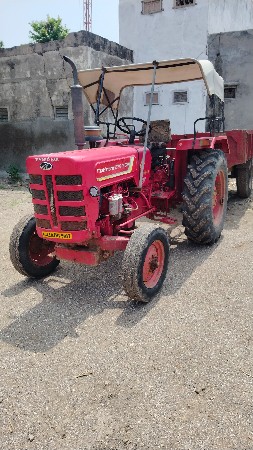 આ ટ્રેક્ટર વેચવાનું છે