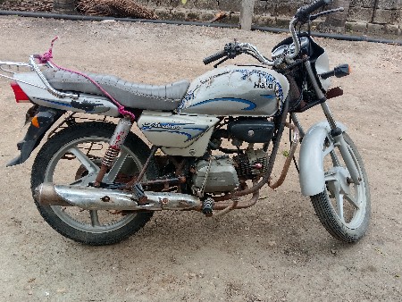સિલ્વર કલરનુ હોન્ડા વેચવાનું છે.