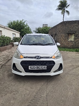 Hundai i10 grand sportz option auto