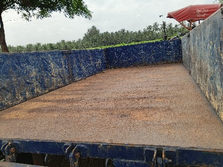 ફોરવીલ ટોલી વેચવાની છે ફોરવીલ ટોલી