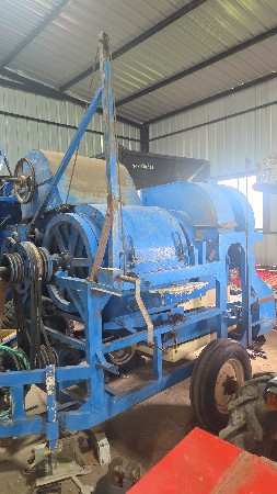 સાઈડ ટોકરી થ્રેસર