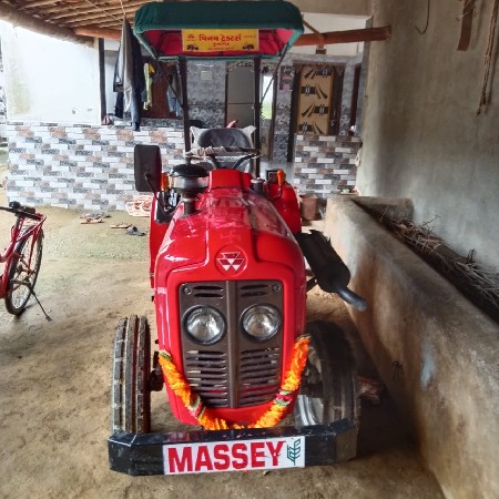 ટ્રેક્ટર વેચવાનું છે