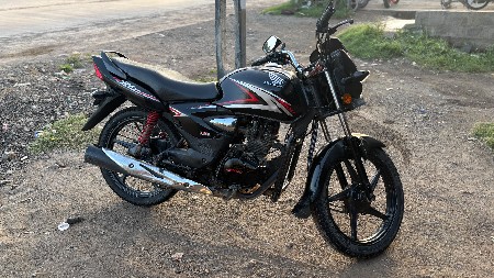 Honda shine gadi
