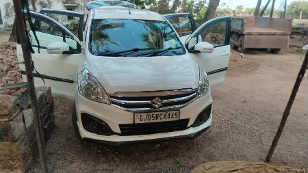 ફોરવીલવેચવાનુછે
