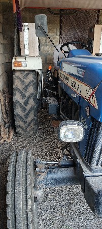ટ્રેકટર વેચવાનું છે