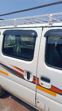 ઇકો ગાડી ૫ સીટર વેચવાની છે