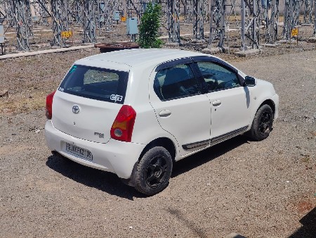 etios toyota ગાડી વેચવા ની છે