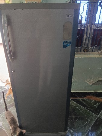 ફ્રીજ વેચવાનું છે lg નું કંપની ફિટિ