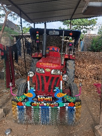 ટ્રેક્ટર વેચવાનું છે