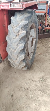 ૨૪૧  ટ્રેકટર ના ટાયર વેસવાના