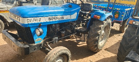 ટ્રેક્ટર સોનાલીકા 740