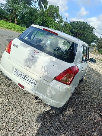 ગાડી વહેંચવાની છે