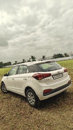 આ i20 વેચવાની છે