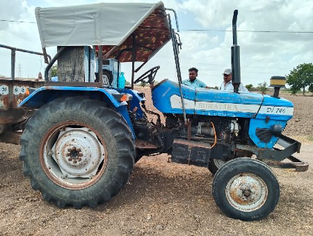 ટ્રેક્ટર વહેંચવા નું છે