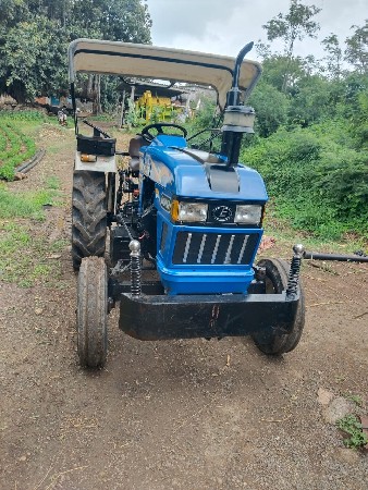આ ટ્રેક્ટર વેચવાનુ છે