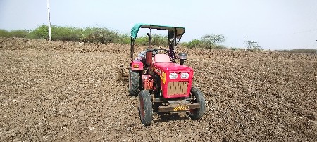 મીની ટ્રેકટર વેચવાનું છે