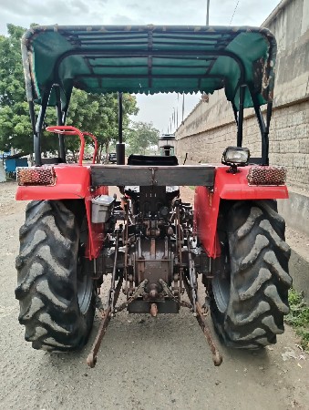 TRACTOR
