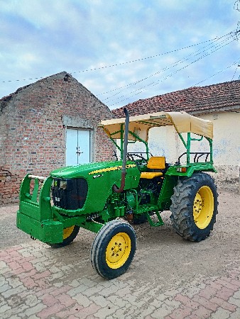 John Deere 5045 D