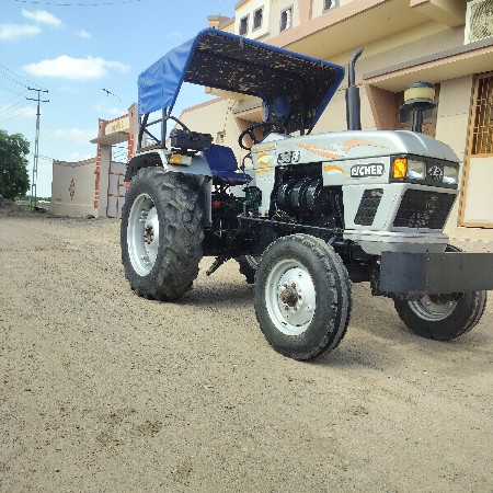 આઇસર ટ્રેક્ટર વેચવાનું છે