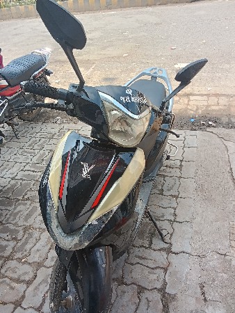 બેટરી વારી ગાડી વેચવાની છે 
ઈ બાઈક
