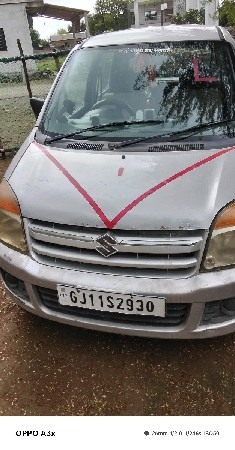 ફોર વ્હીલ-કાર વેચવાની છે