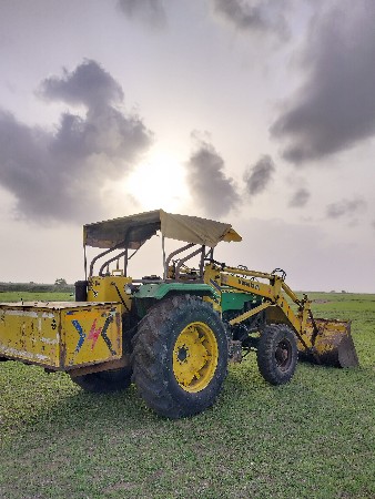 Johndeer loder vesvanu se