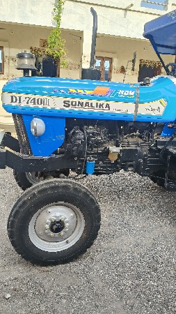 વેચવાનું છે ટ્રેક્ટર વેચવાનું છે