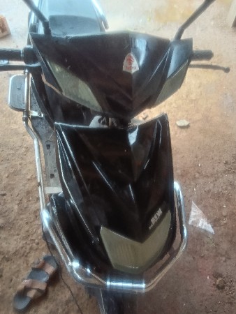 બેટરી વારી ગાડી વેચવાની છે 
ઈ બાઈક