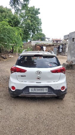 ફોર વ્હીલ-કાર વેચવાની છે