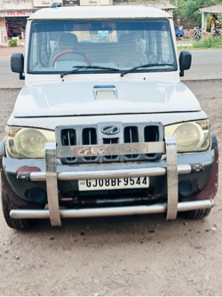 બોલેરો SLE વેચવાનો છે